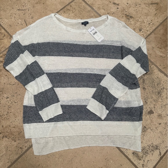 Splendid Sweater - Picture 1 of 3